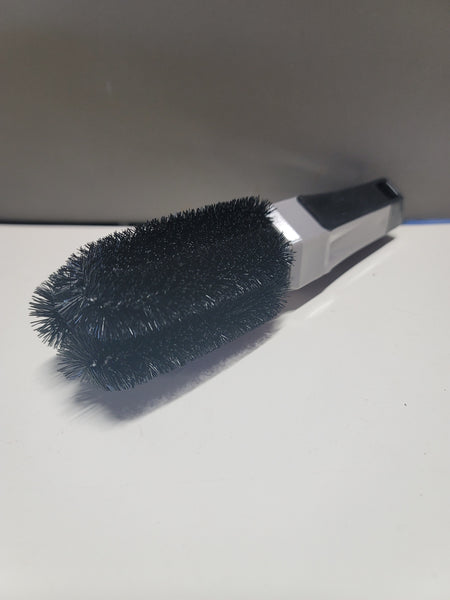 lug nut brush